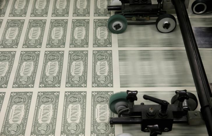 Dollar falls to more than three-week low with payrolls eyed By Reuters