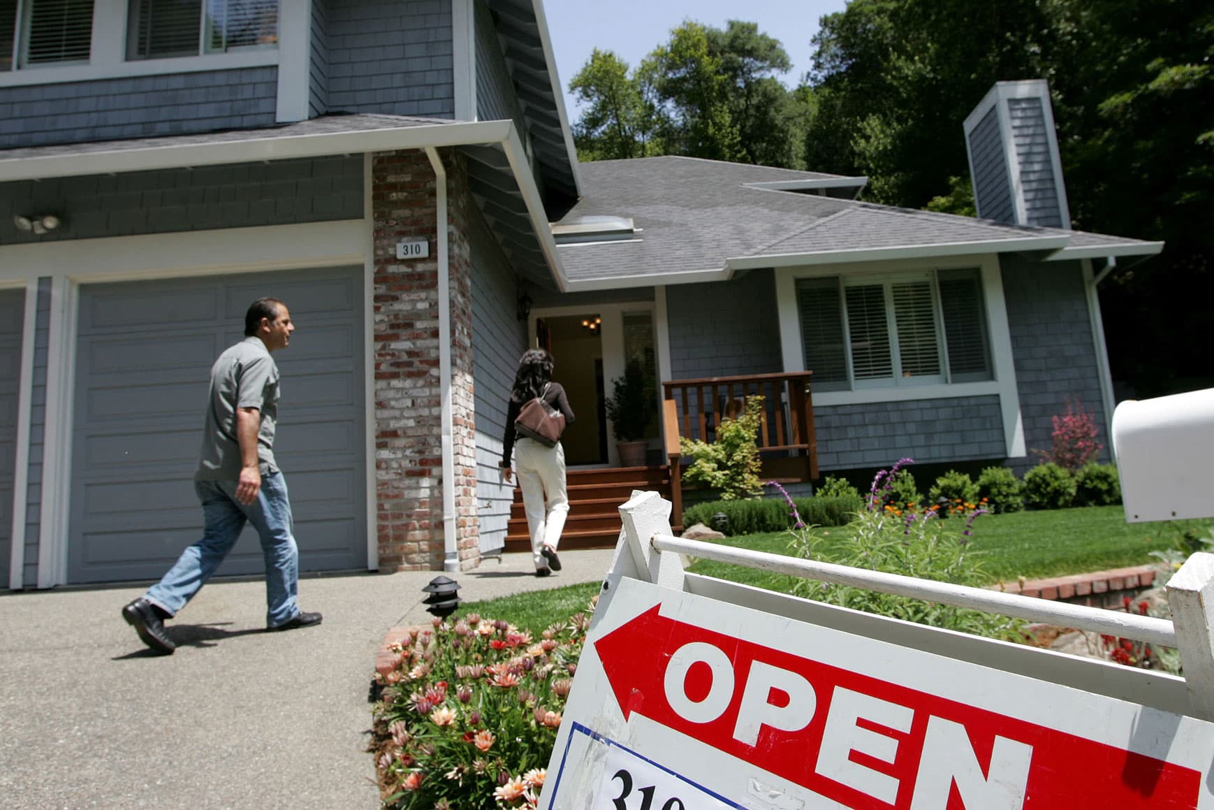 Mortgage demand falls as rates rise to highest level since July