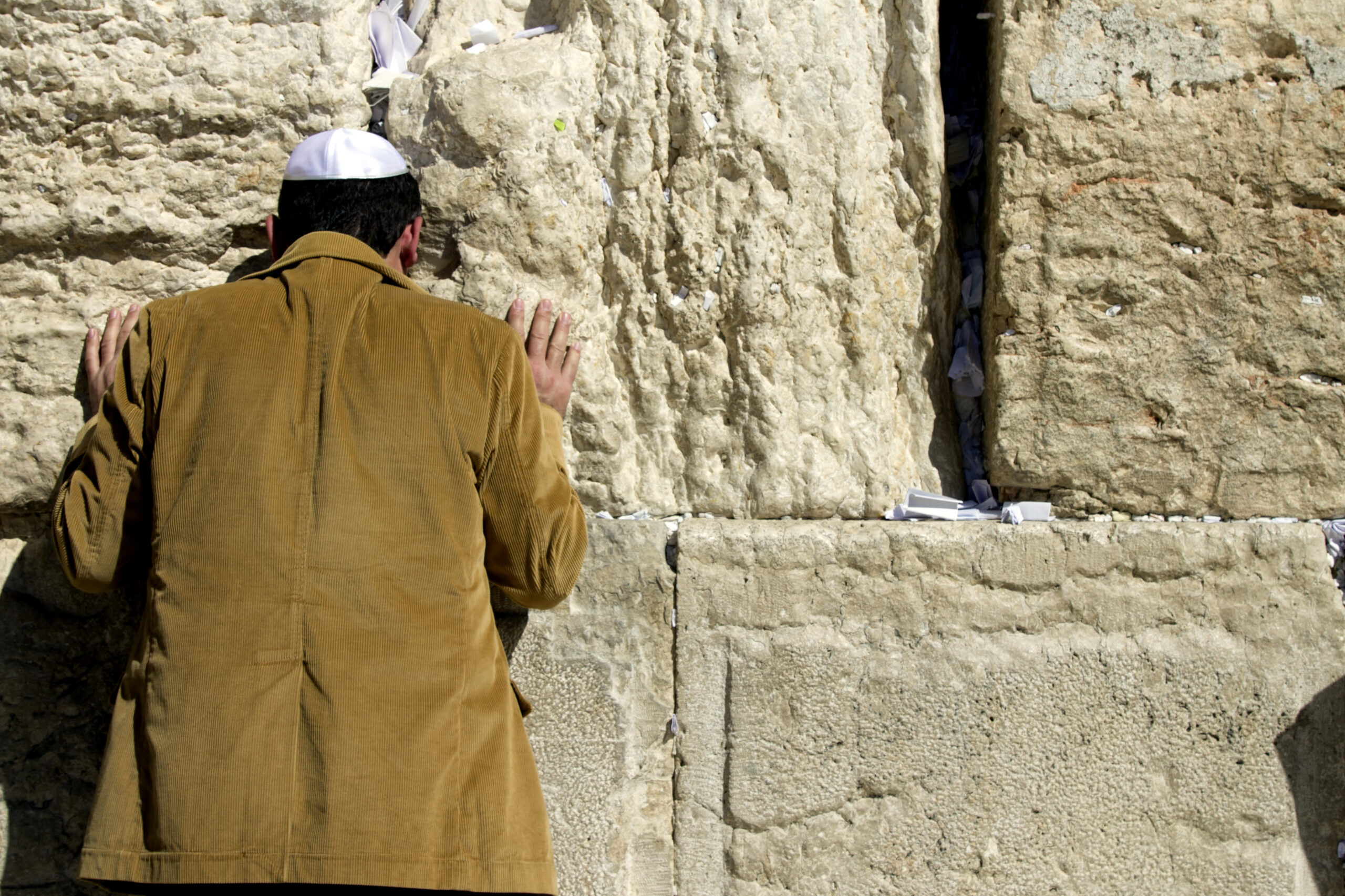 Tours of Western Wall tunnels show new underground area in Jerusalem