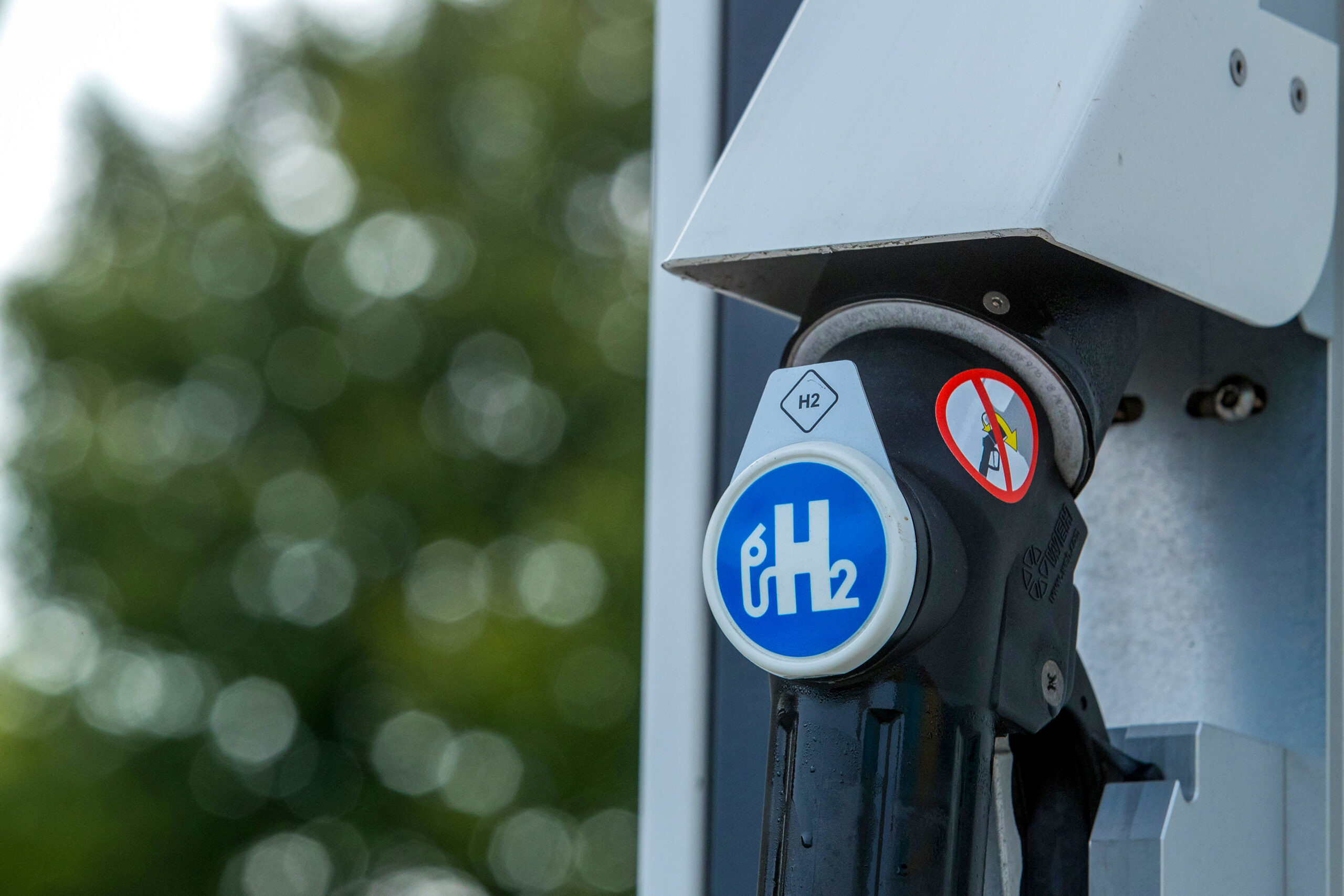 Hydrogen generation could become $1 trillion market: Goldman Sachs