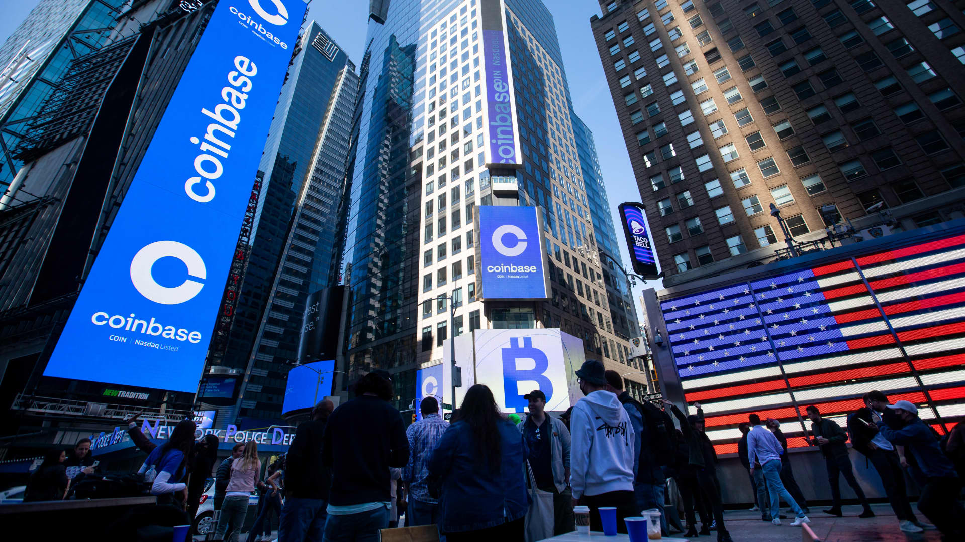Coinbase shares fall after rival Binance.US drops spot bitcoin trading fees
