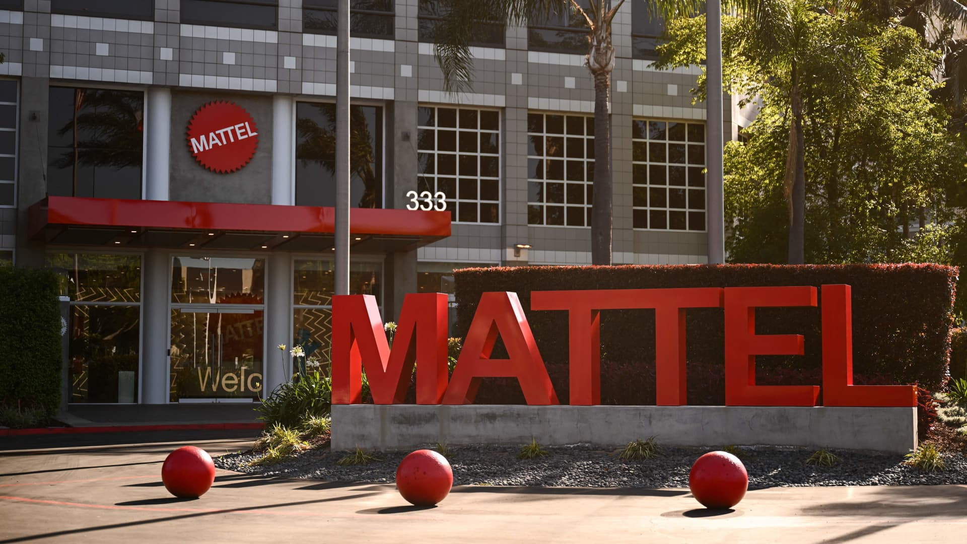 Barington pushes Mattel to fix or sell off American Girl, Fisher-Price