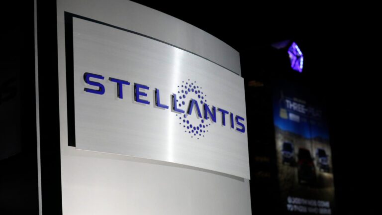 Chrysler parent Stellantis laying off 400 salaried U.S. workers