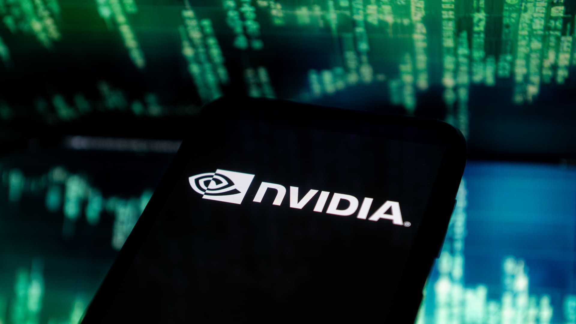Top Wall Street analysts recommend these 3 stocks for the long term