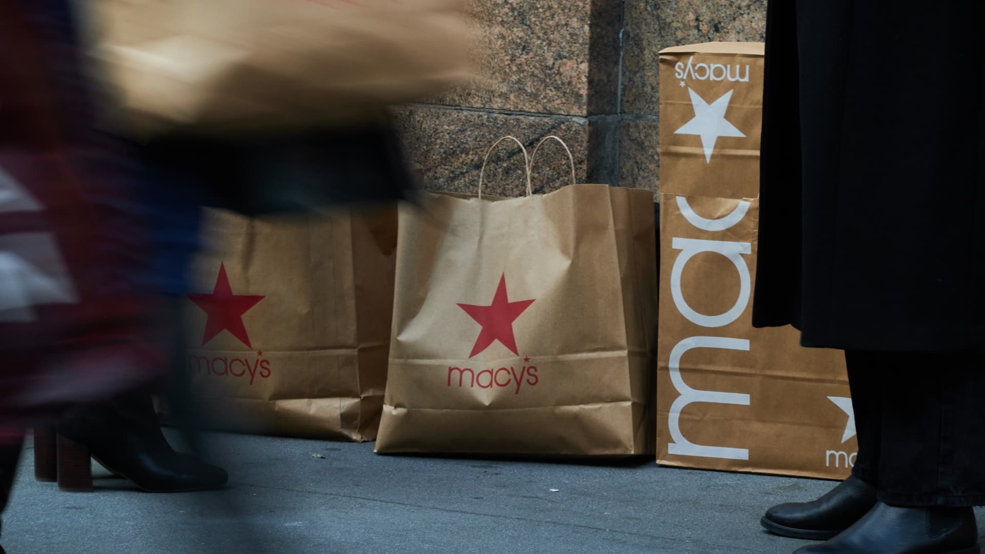 Macy’s, Arkhouse take-private fight continues after proxy settlement